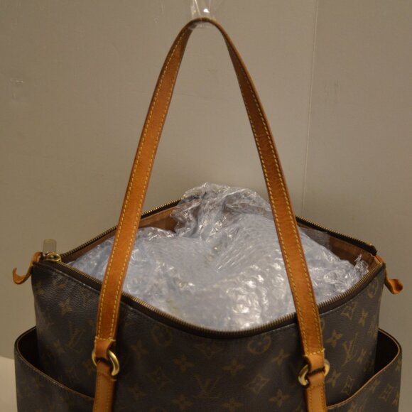 Authentic Louis Vuitton Totally MM Shoulder Bag w/Authenticity Certificate (GUC) - Picture 3 of 12